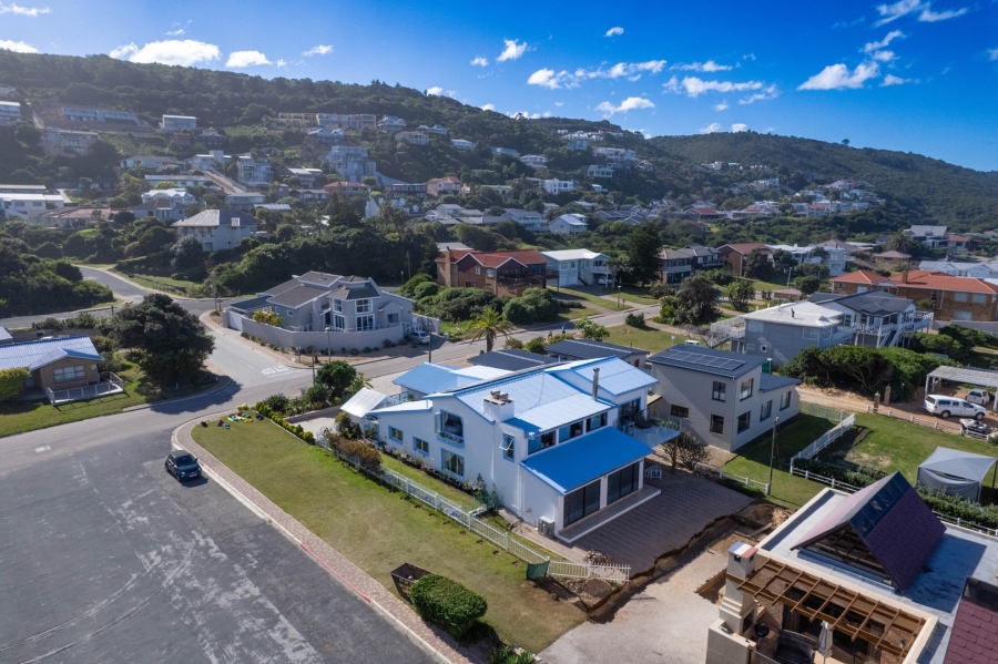 4 Bedroom Property for Sale in Outeniqua Strand Western Cape